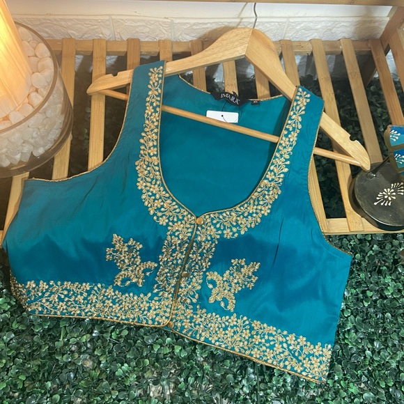 IMARA EMBROIDERED BLOUSE. Size- XL - Picture 3 of 10